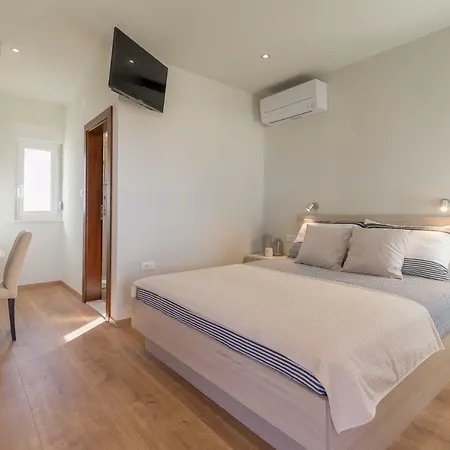 Studio Apartman Rosa *